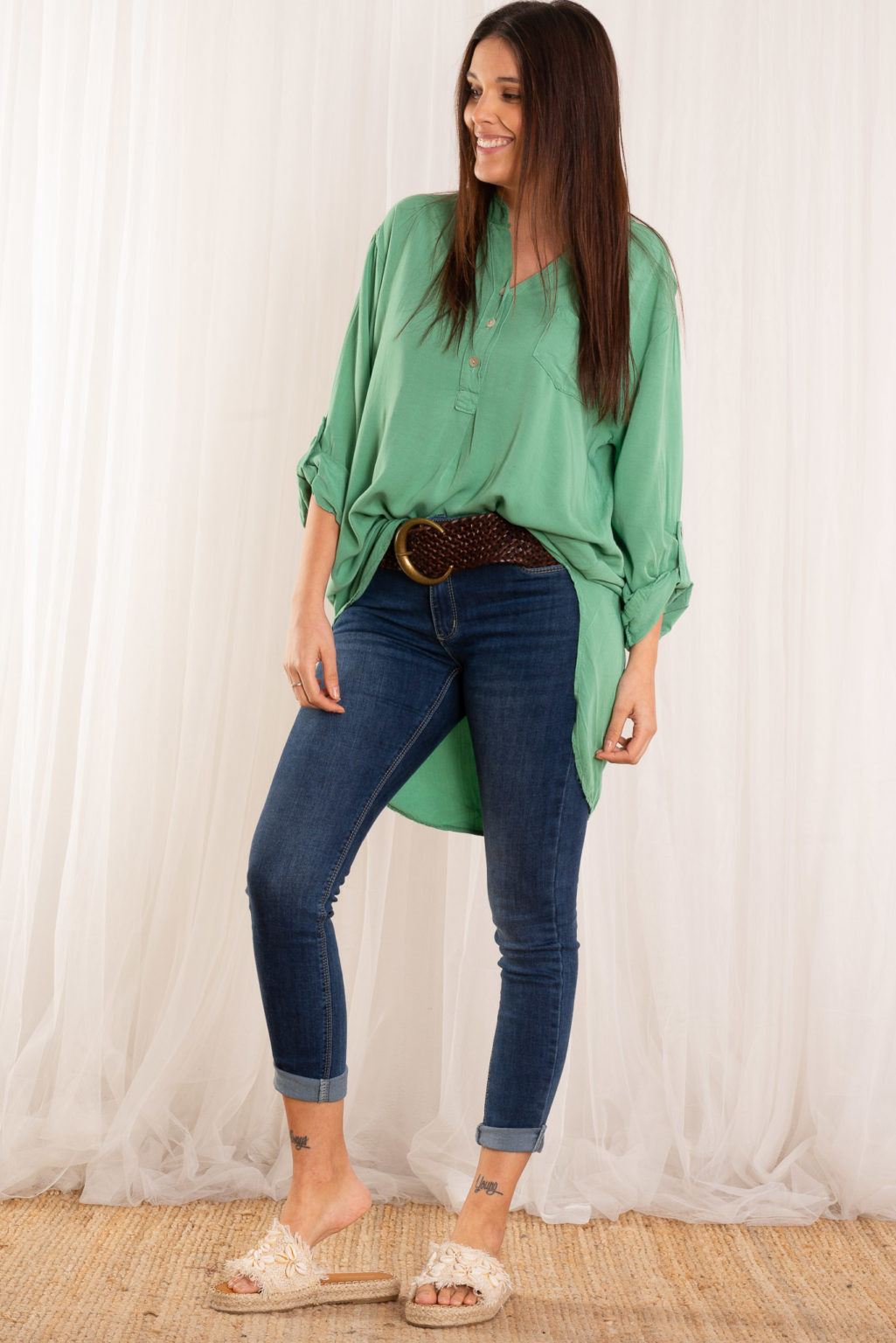 outfit blusa verde botella