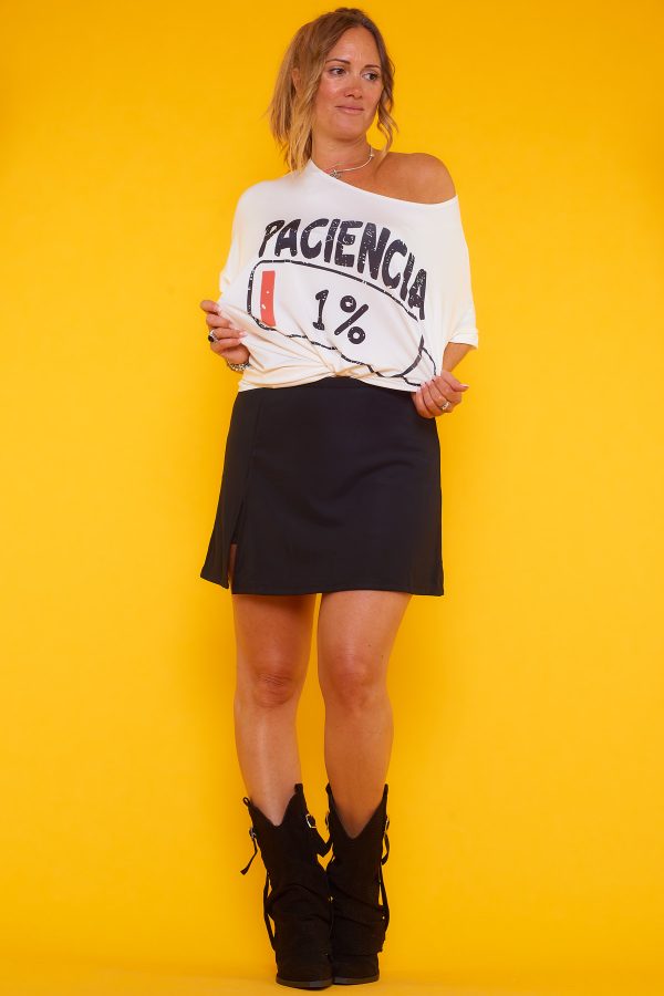 Falda Pantalón New Melocotón: diseño con apertura estilizada, tejido con caída fluida y ajuste cómodo. Sofisticada, versátil y elegante.