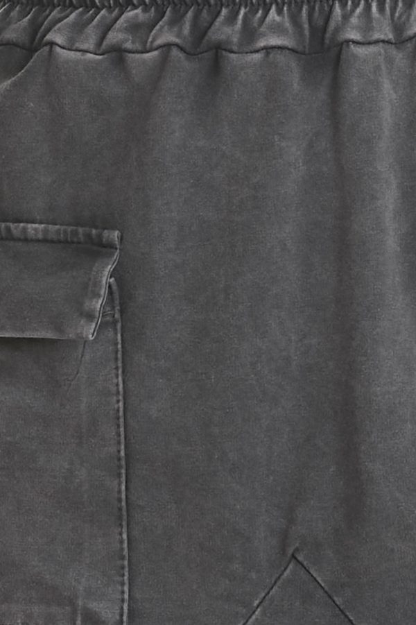 Pantalón Baggy Graciela: pantalón elástico con bolsillos frontales, tejido suave y cintura ajustable. Diseño fresco, cómodo y versátil.