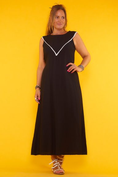Vestido Largo Sin Mangas Piruleta Vestido largo sin mangas que tiene una goma elástica en la parte trasera de la cintura y una apertura decorativa en su escote trasero.