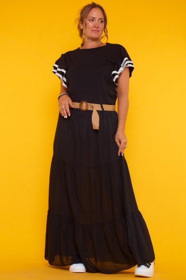 Blusa Manga Corta Con Volantes Sancho Una blusa elástica que tiene manga corta con volantes y franjas de distinto color. Su tejido es extremadamente suave y ligero.