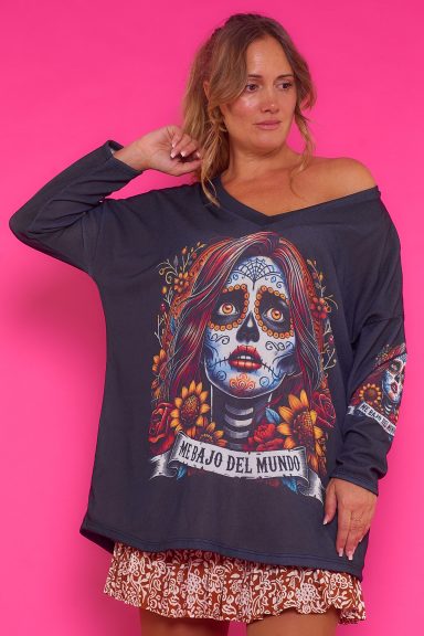 Jersey Cansada 13 Jersey Cansada: jersey elástico con escote en pico y forro polar interior. Suave, cómodo y perfecto para los días fríos.