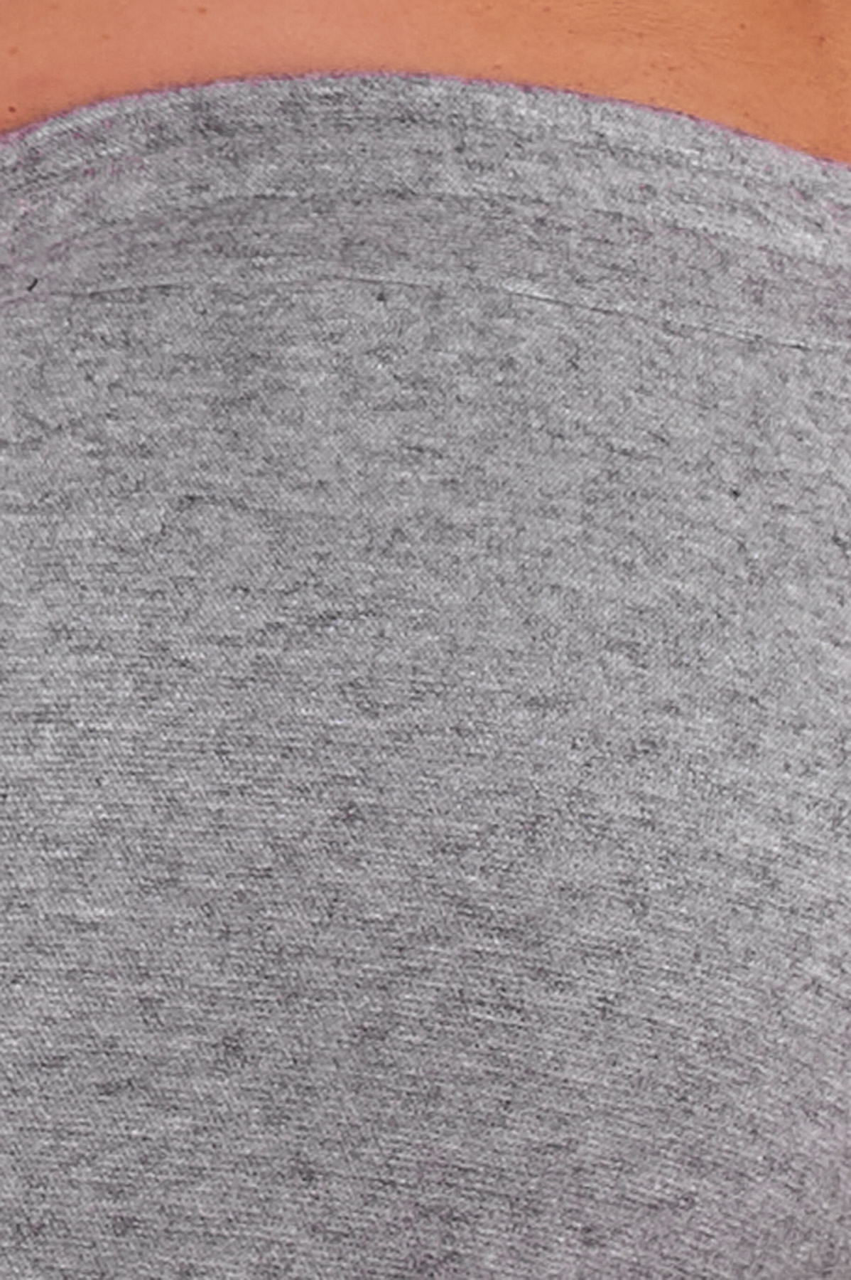 Pantalón Quibdo Un pantalón elástico estilo chándal de pierna recta que tiene bolsillos en sus laterales y un goma elástica en la cintura.