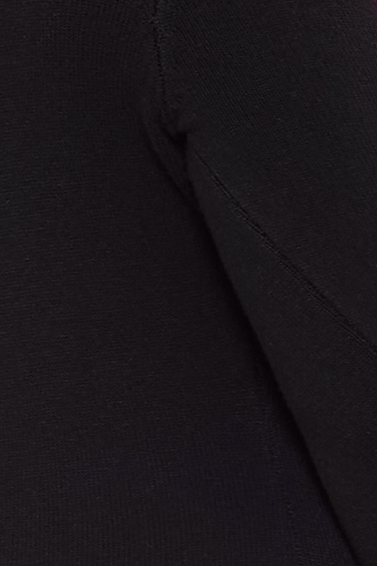 Vestido Corto Cuello Alto Ciencia Vestido elástico con manga larga y cuello de tortuga. Diseño elegante, moderno y versátil para cualquier ocasión.