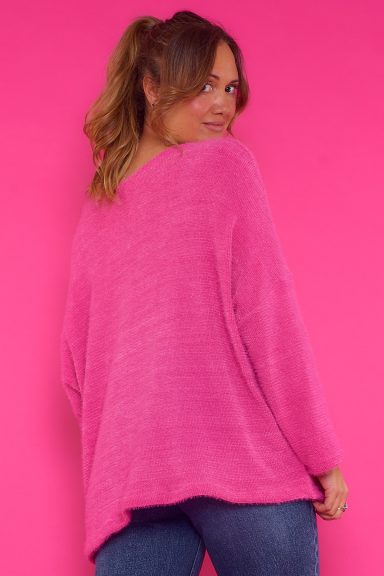 Un jersey elástico que se caracteriza por tener un tejido de punto con pelito, es extremadamente suave y agradable al tacto.