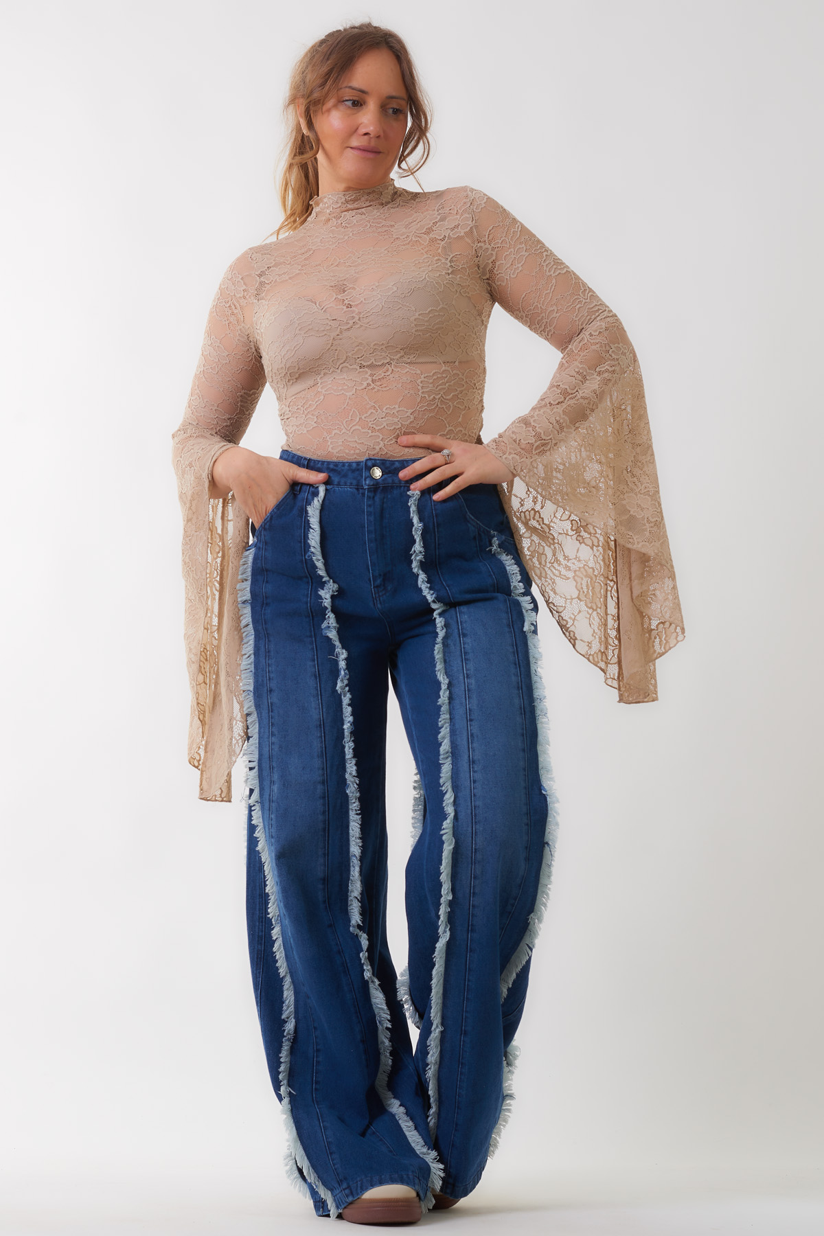 Blusa De Encaje Con Mangas Acampanadas Idad