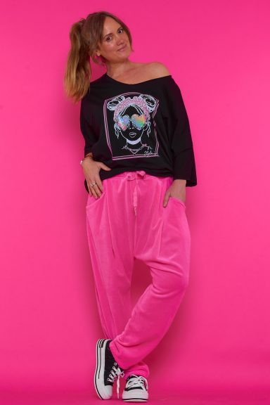 Descubre el pantalón Sando de Nunu Santander. Suave algodón, corte jogger holgado para un look boho-chic y máxima comodidad. ¡Perfecto para tu día a día!