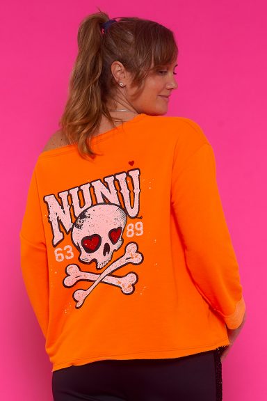 Eleva tu estilo casual con la sudadera Zubizi, una prenda oversize con un diseño único y cómoda. Perfecta para un look boho-chic, ideal para mujeres que buscan confort y tendencia. ¡Descúbrela!