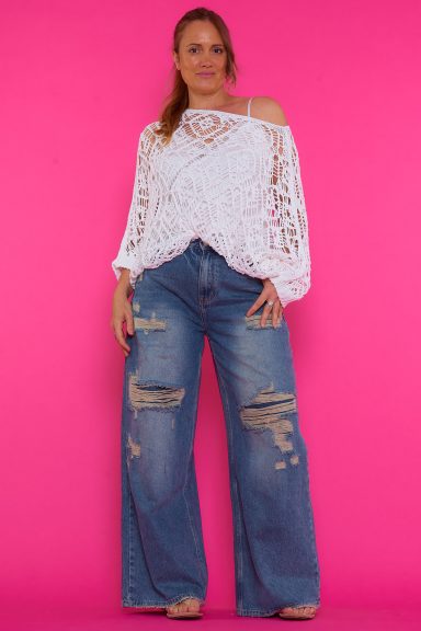 Descubre los Jeans palazzo rotos Lafta. Comodidad, estilo boho-chic y diseño moderno en una prenda versátil. Perfectos para un look casual y atrevido. ¡Encuéntralos en Nunu Santander!