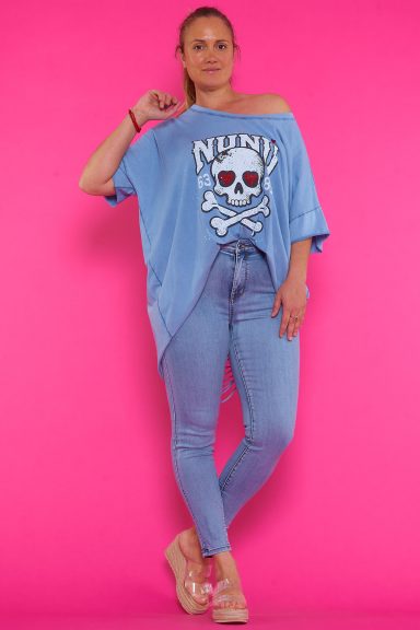 Jeans skinny tiro alto Juna: comodidad y estilo boho-chic para tu día a día. Realza tu figura con un toque moderno y atemporal. Versátiles e imprescindibles. ¡Consíguelos ahora!