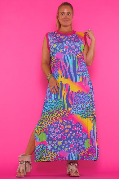 Vestido largo estampado Fresquin 7 Descubre el Vestido Fresquin 7, la esencia del boho-chic con su vibrante estampado y corte fluido. Perfecto para mujeres de 30 a 65, comodidad y estilo sin límites. ¡Hazte con el tuyo en Nunu Santander!