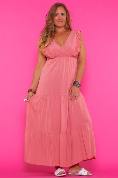 (TARA) Vestido maxi con volantes Casba Coral Descubre el Vestido maxi con volantes Casba de Nunu Santander. Un diseño boho-chic fluido y cómodo con falda escalonada, perfecto para tus días de verano. ¡Estilo y frescura garantizados!
