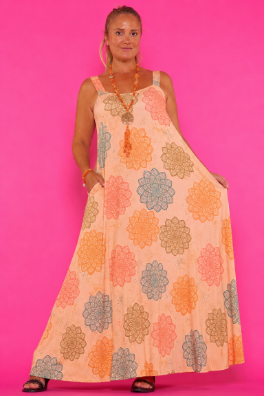 Vístete con estilo y comodidad con el Vestido Lorena 51. Su corte maxi y estampado vibrante te hará brillar. Ideal para un look boho-chic sin esfuerzo.