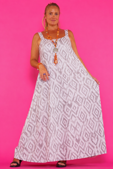Vístete con estilo y comodidad con el Vestido Lorena 62. Su corte maxi y estampado vibrante te hará brillar. Ideal para un look boho-chic sin esfuerzo.