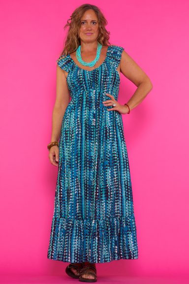 Descubre el Vestido largo estampado Chica, la esencia del estilo boho-chic. Confortable y favorecedor, ideal para cualquier ocasión. ¡Consigue tu look único en Nunu Santander!
