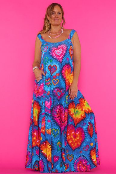 Vestido largo estampado Lorena 80 Vístete con estilo y comodidad con el Vestido Lorena 80. Su corte maxi y estampado vibrante te hará brillar. Ideal para un look boho-chic sin esfuerzo.