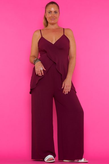 Déjate seducir por el Conjunto Carino, la elección perfecta para un look boho-chic cómodo y elegante. Con top de capas y pantalón palazzo. ¡Brilla con estilo propio!